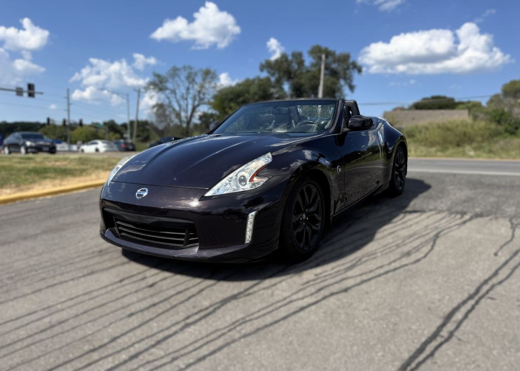 2017 Nissan 370Z Image 17
