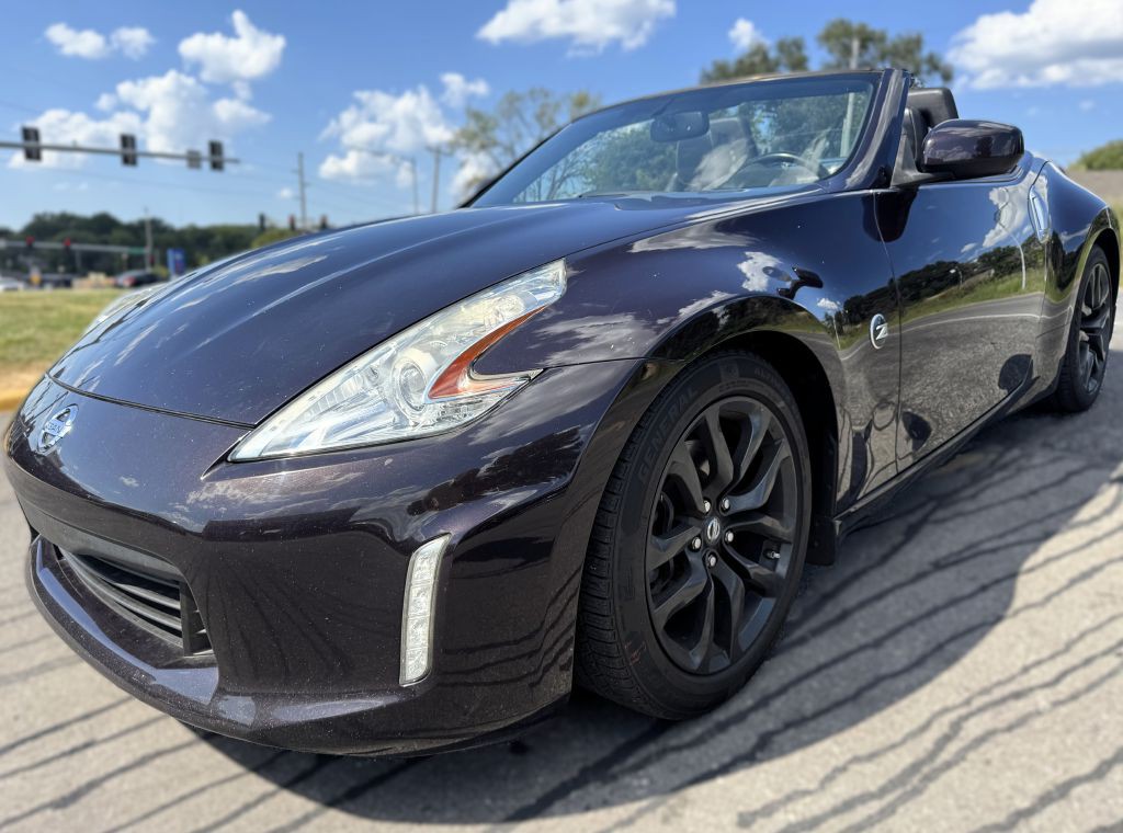 2017 Nissan 370Z Image 18