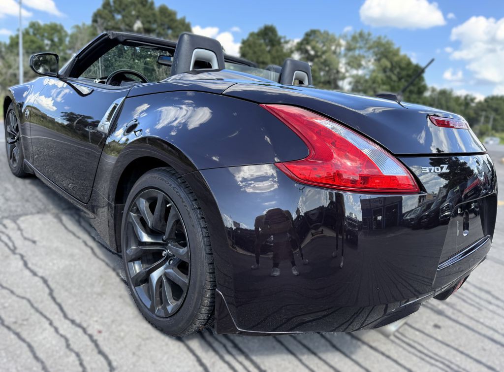 2017 Nissan 370Z Image 20