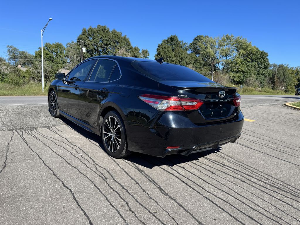 2018 Toyota Camry Image 12