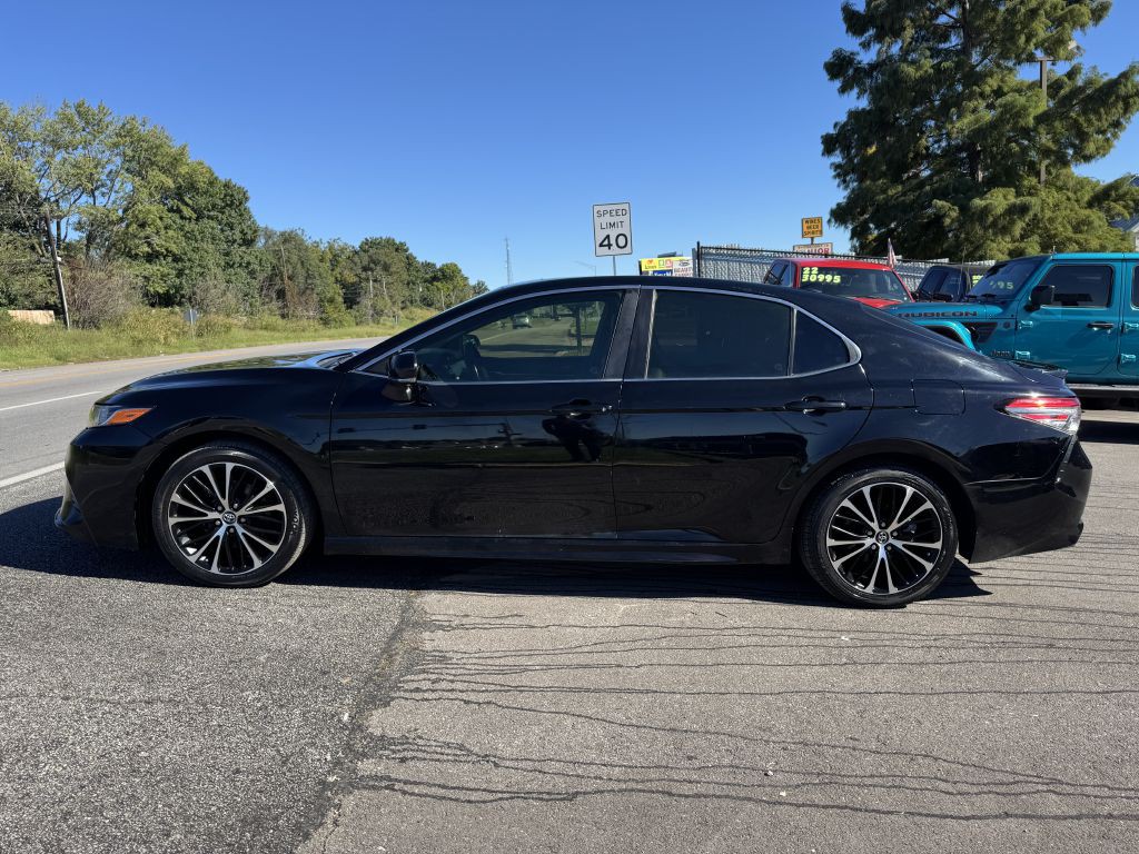 2018 Toyota Camry Image 14