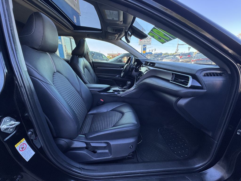 2018 Toyota Camry Image 15