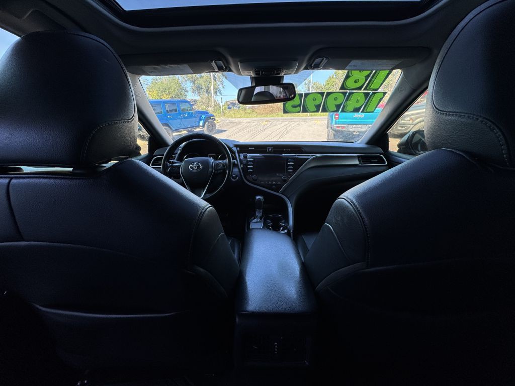 2018 Toyota Camry Image 17