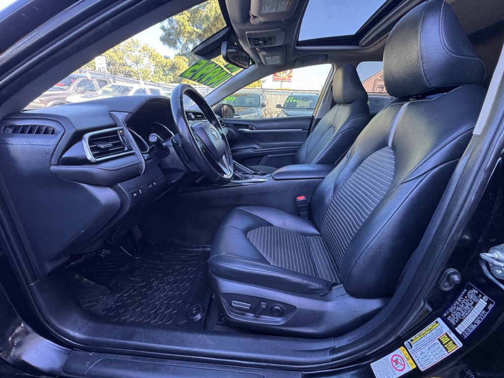 2018 Toyota Camry Image 18