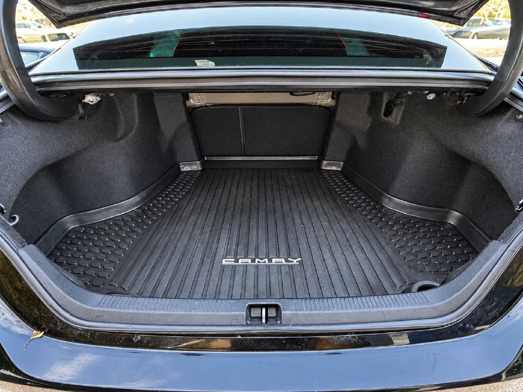 2018 Toyota Camry Image 23
