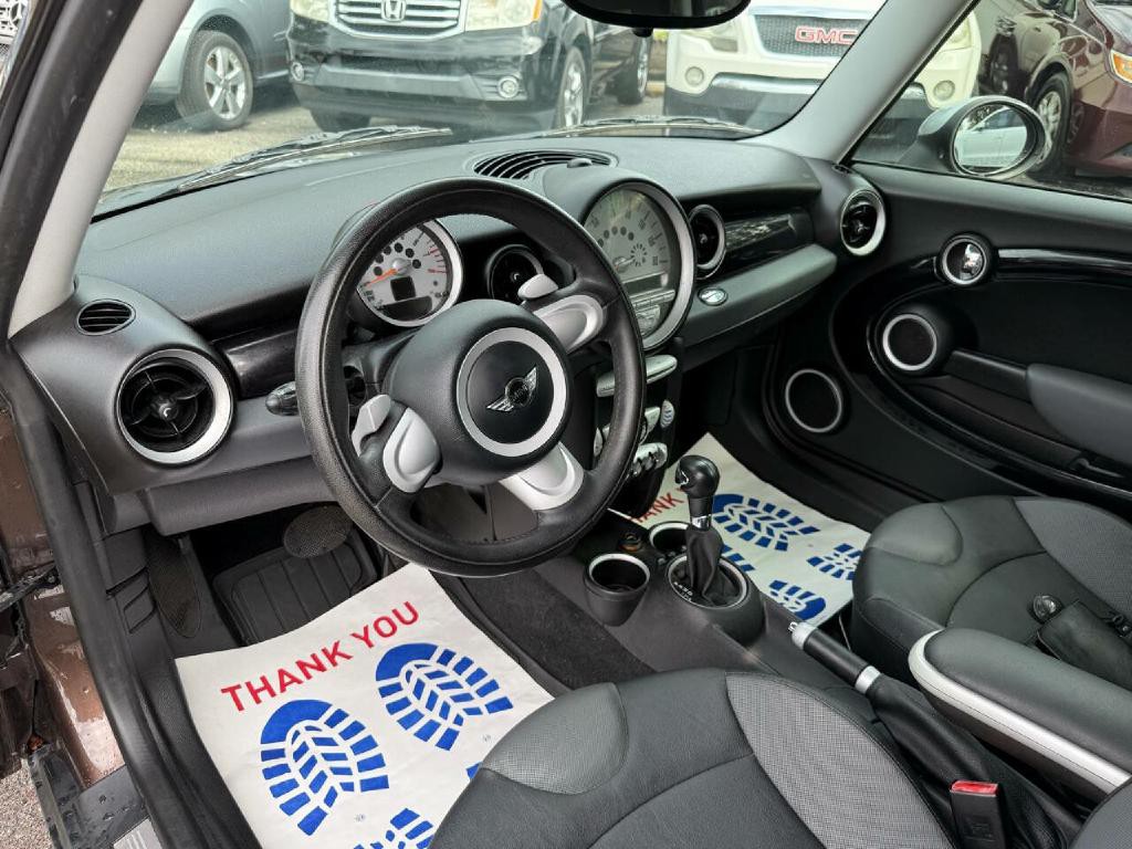 2008 MINI Cooper Clubman Image 16