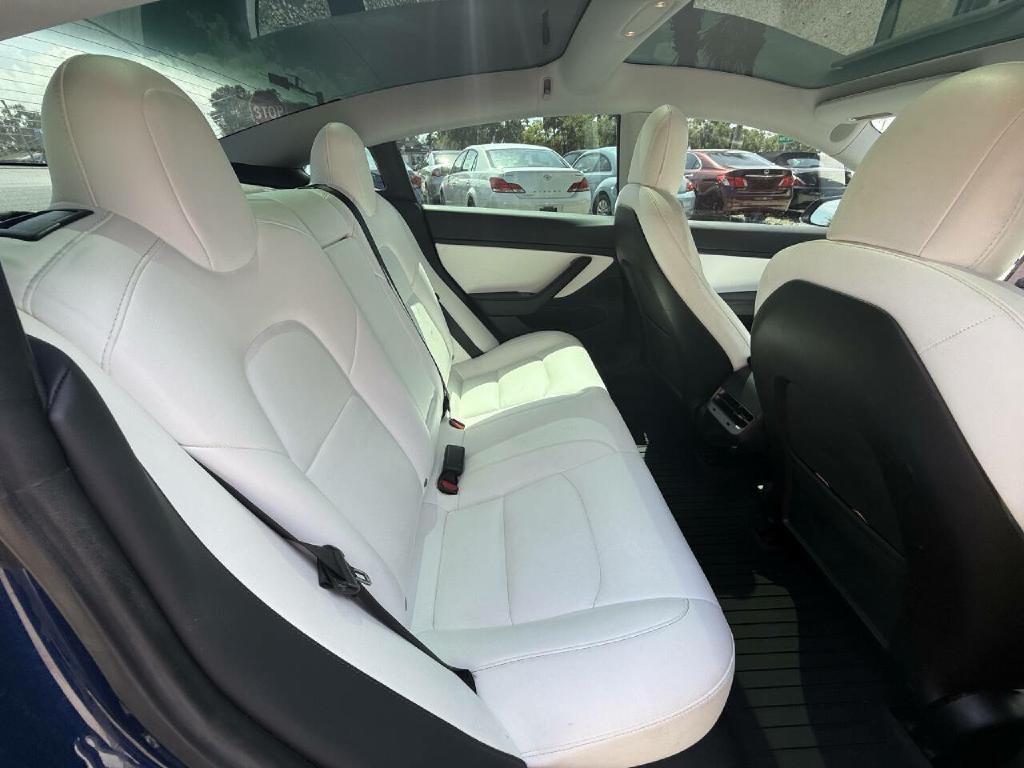 2019 Tesla Model 3 Image 12