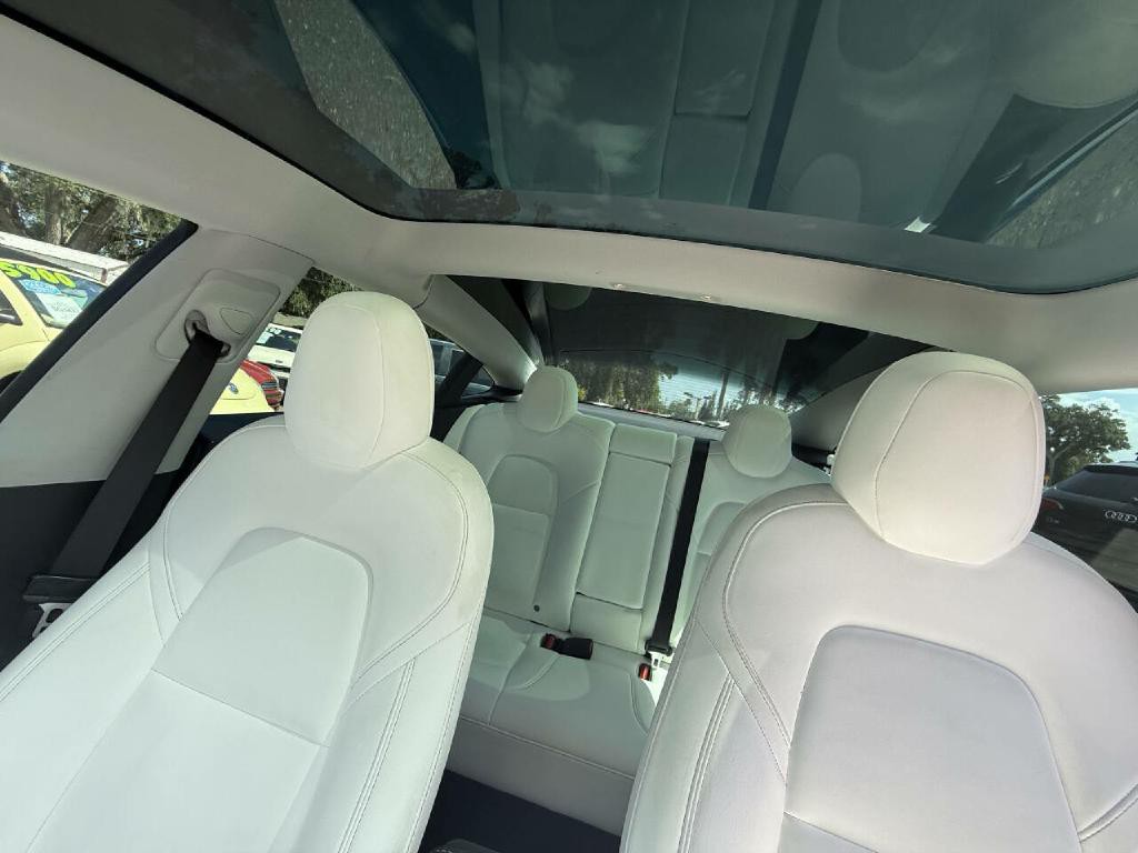 2019 Tesla Model 3 Image 17