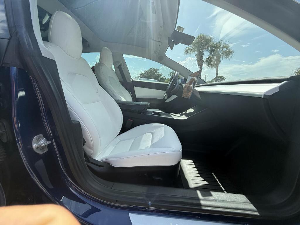 2019 Tesla Model 3 Image 21