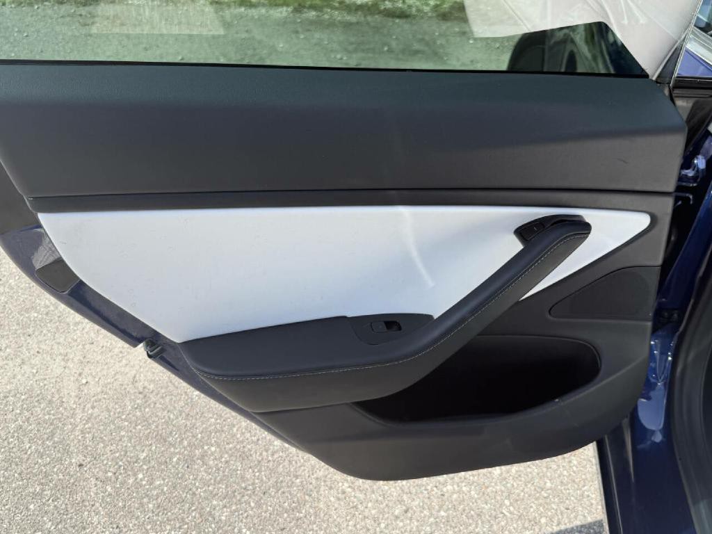 2019 Tesla Model 3 Image 35