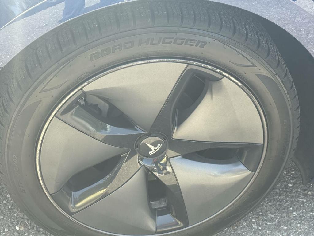 2019 Tesla Model 3 Image 40