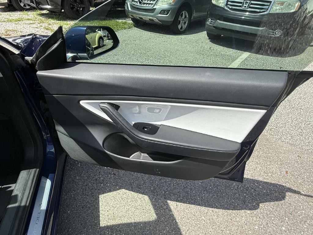2019 Tesla Model 3 Image 46