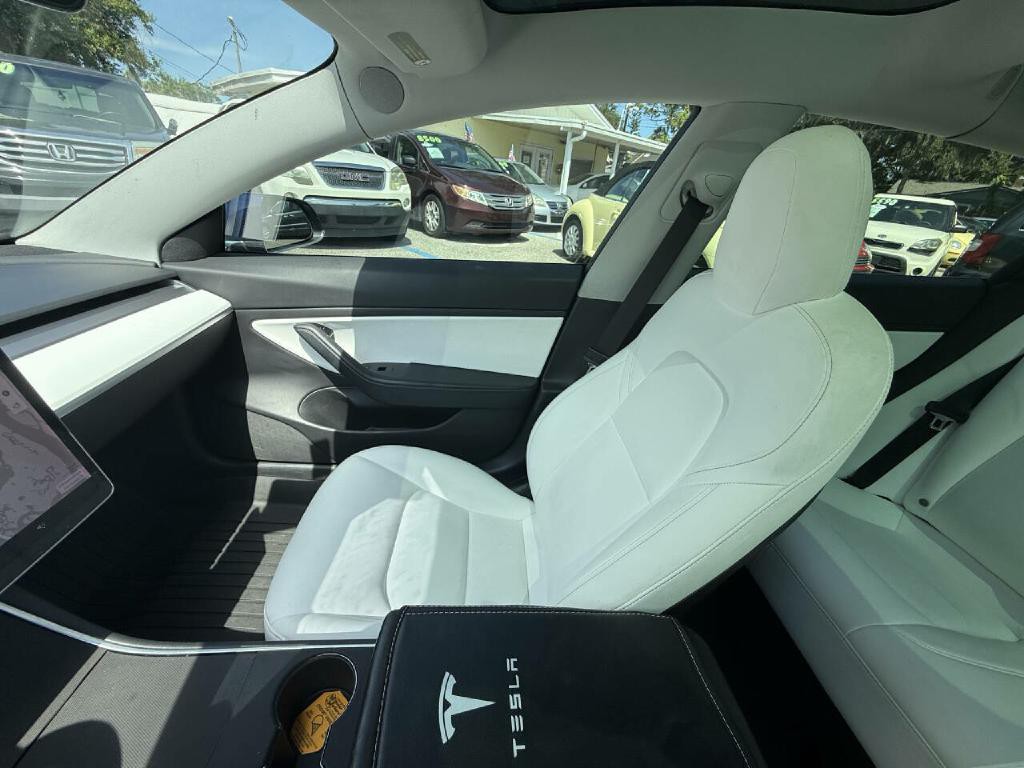 2019 Tesla Model 3 Image 47