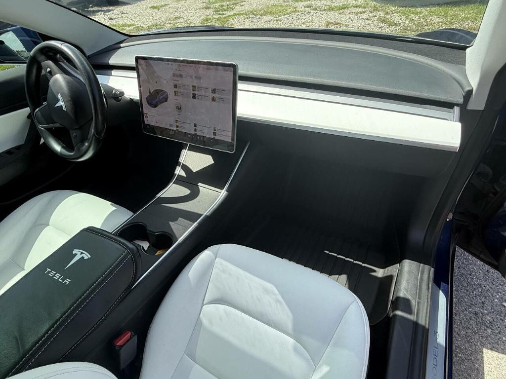 2019 Tesla Model 3 Image 57