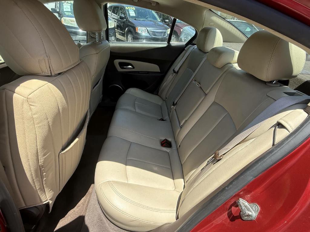 2011 Chevrolet Cruze Image 24