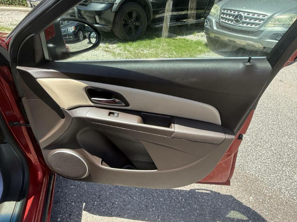 2011 Chevrolet Cruze Image 34