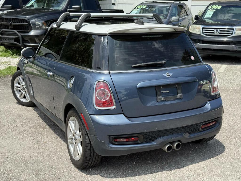 2011 MINI Cooper Image 4