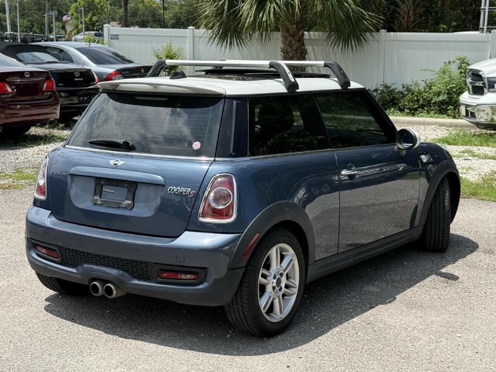2011 MINI Cooper Image 9