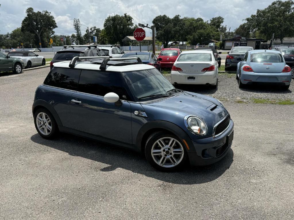 2011 MINI Cooper Image 16