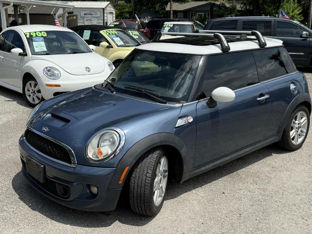 2011 MINI Cooper Image 17