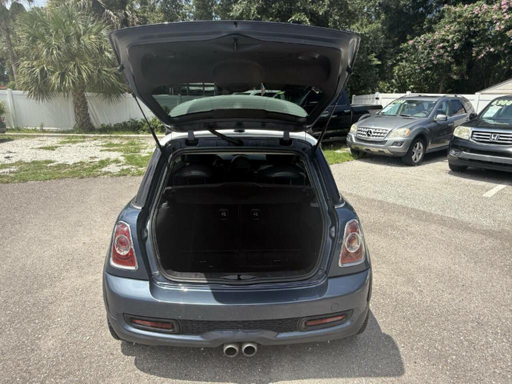 2011 MINI Cooper Image 21