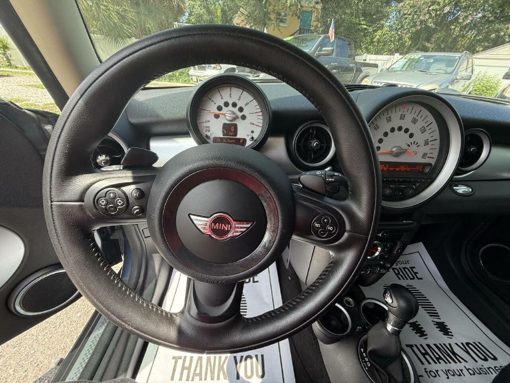 2011 MINI Cooper Image 33