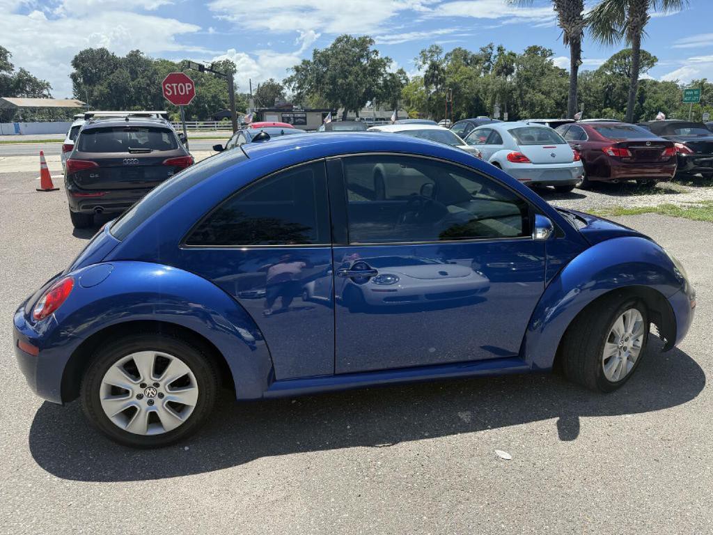 2008 Volkswagen Beetle Image 5