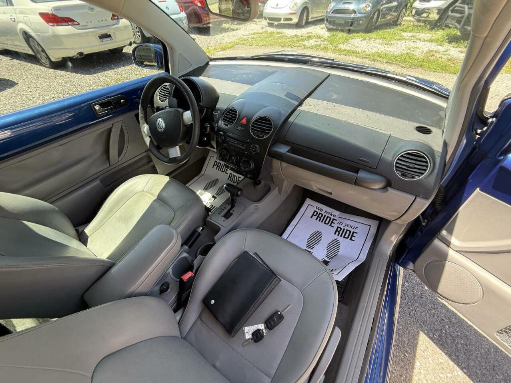 2008 Volkswagen Beetle Image 9