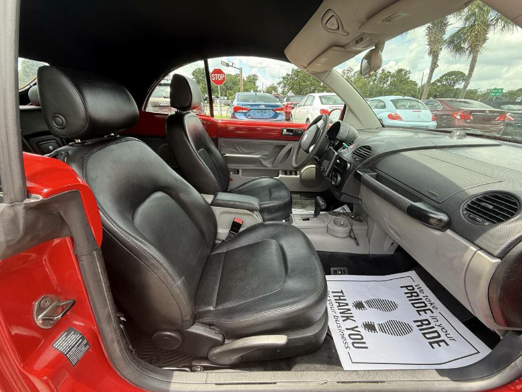 2005 Volkswagen Beetle Image 25