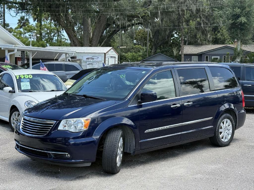 2016 Chrysler Town & Country Image 26