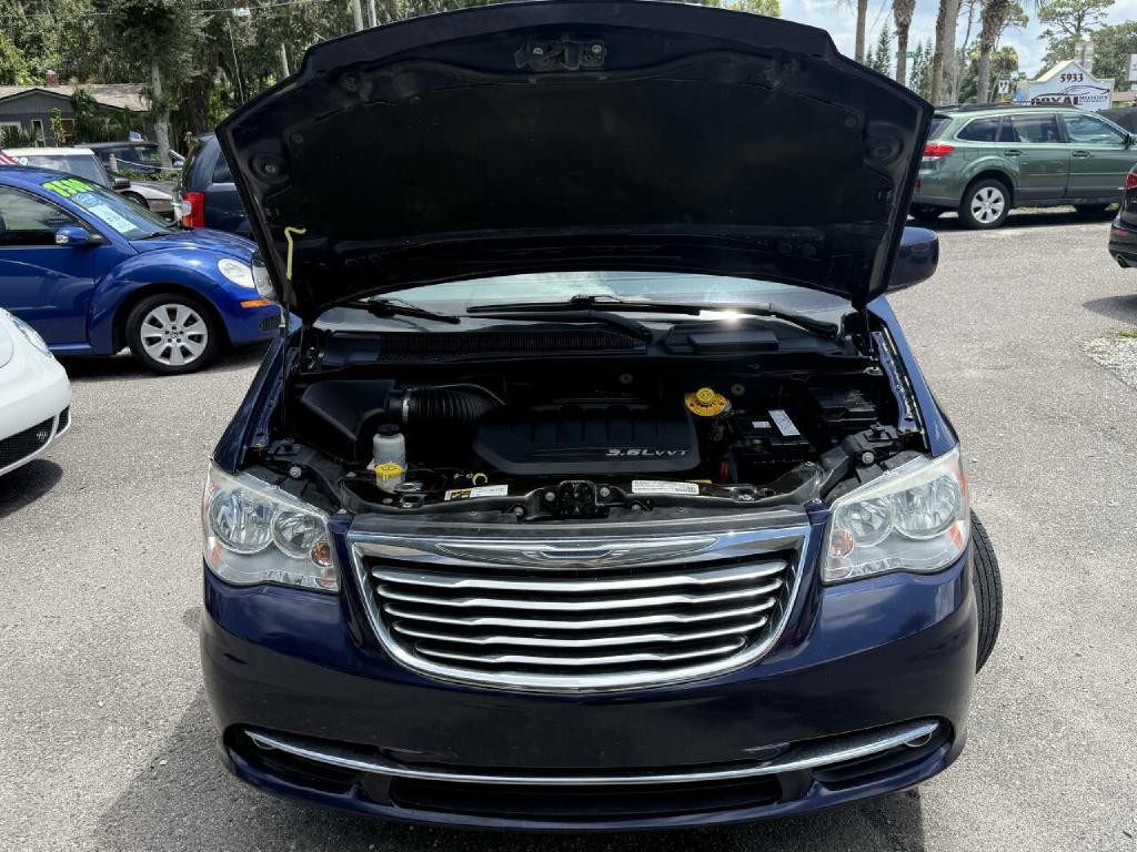 2016 Chrysler Town & Country Image 43