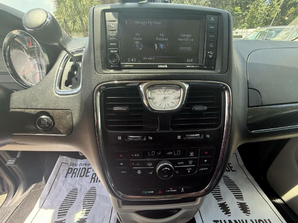 2016 Chrysler Town & Country Image 47