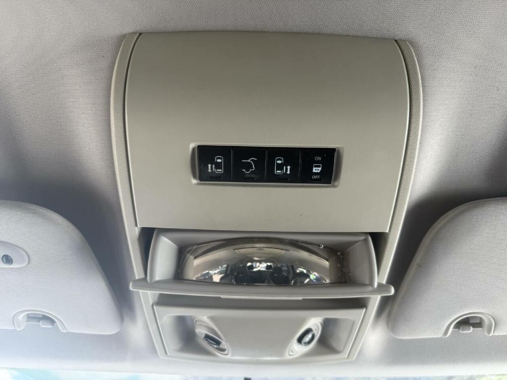 2016 Chrysler Town & Country Image 52