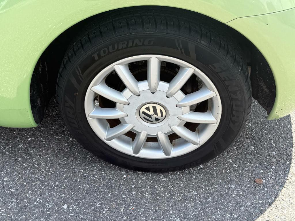 2005 Volkswagen Beetle Image 13