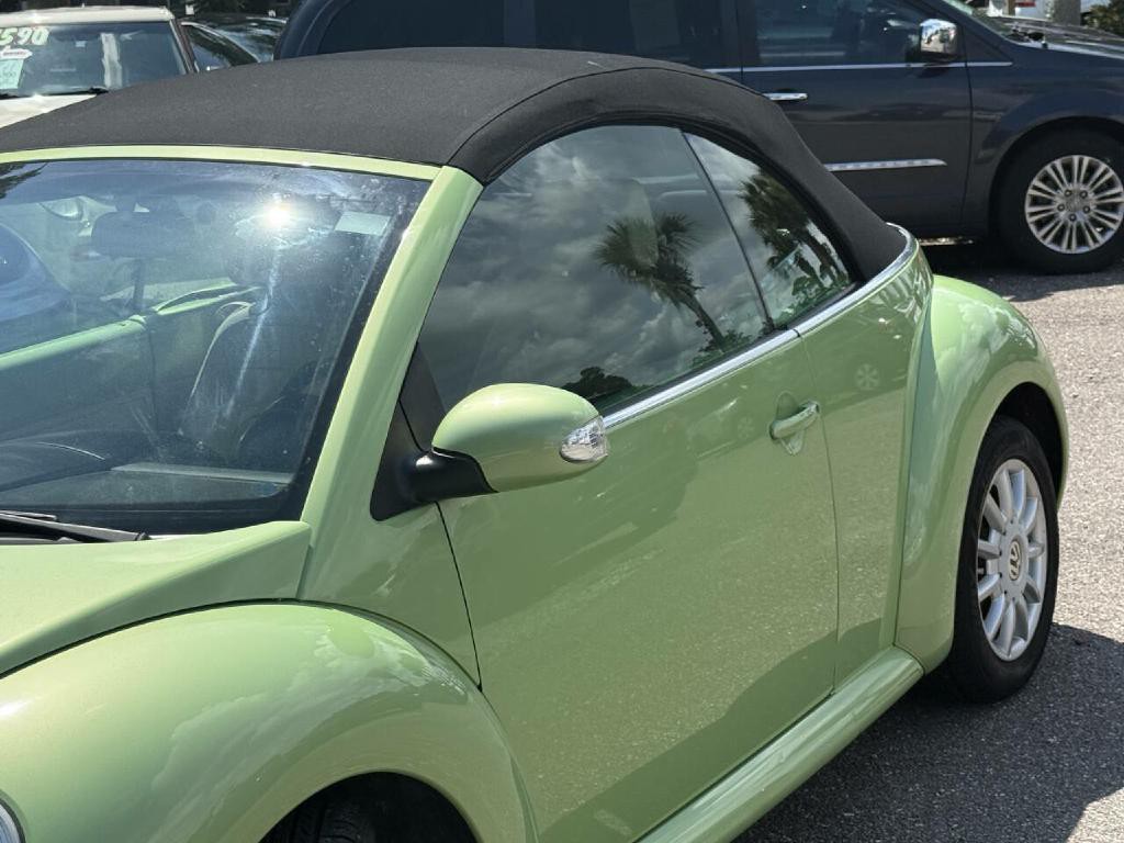2005 Volkswagen Beetle Image 25