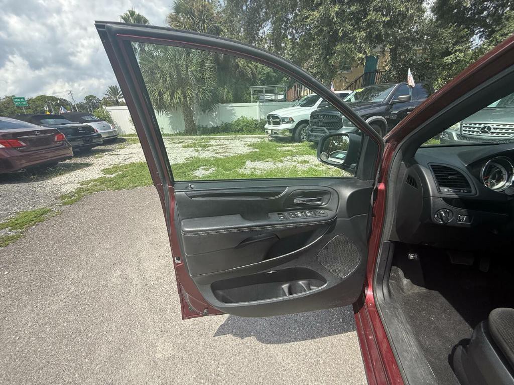 2017 Dodge Grand Caravan Image 35