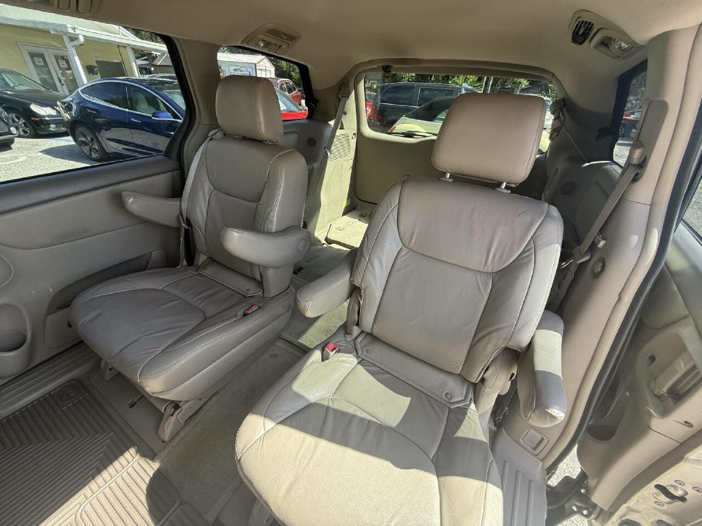 2005 Toyota Sienna Image 8