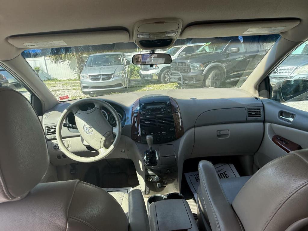 2005 Toyota Sienna Image 13