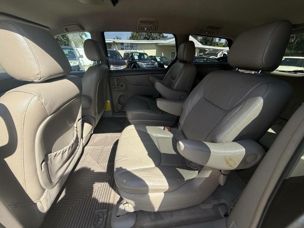2005 Toyota Sienna Image 22