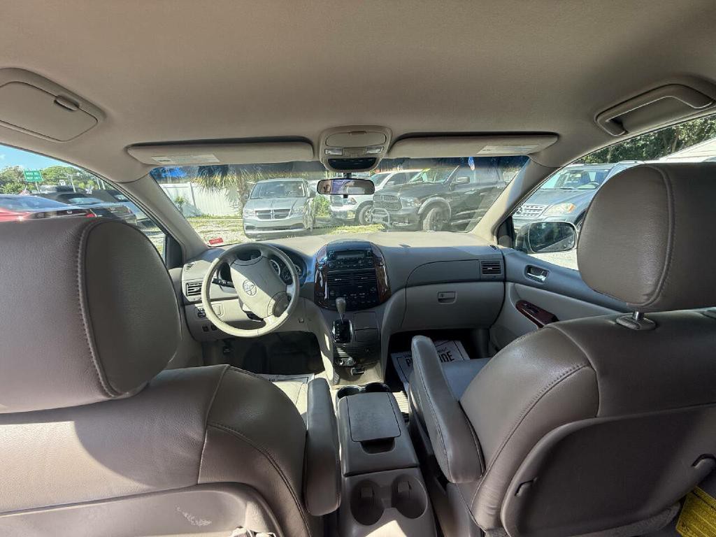 2005 Toyota Sienna Image 27