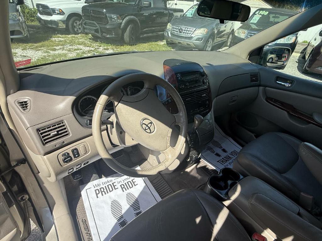 2005 Toyota Sienna Image 29
