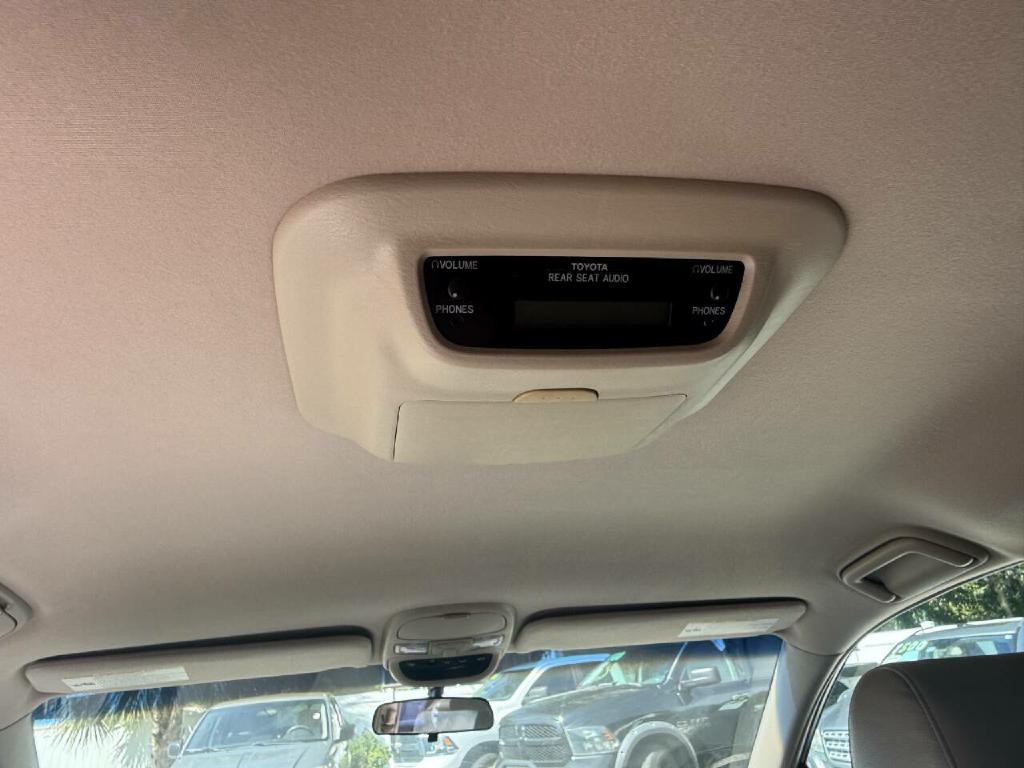 2005 Toyota Sienna Image 31