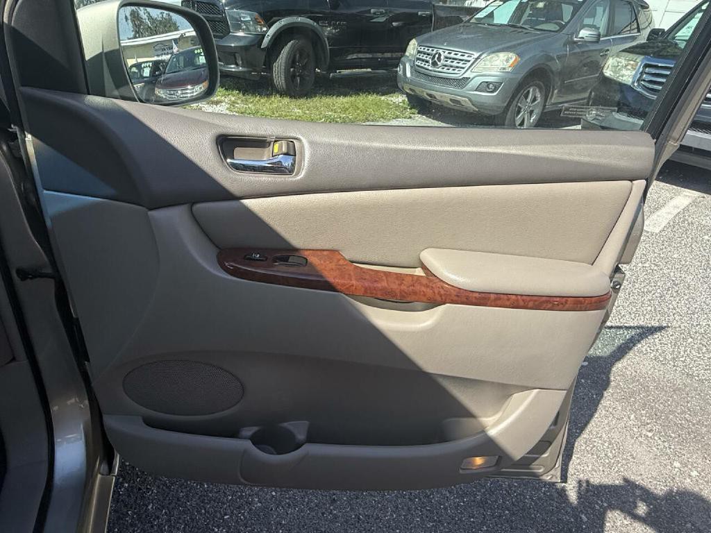 2005 Toyota Sienna Image 35
