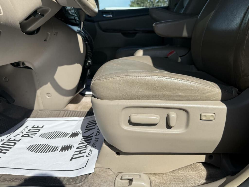 2005 Toyota Sienna Image 41