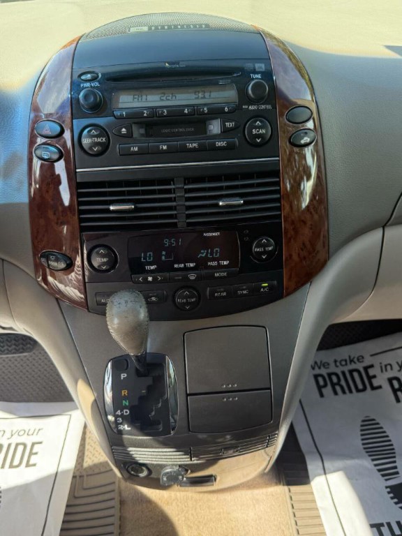 2005 Toyota Sienna Image 44