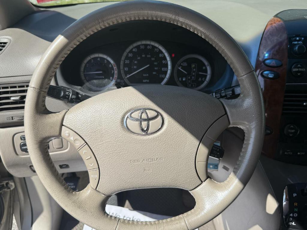 2005 Toyota Sienna Image 45