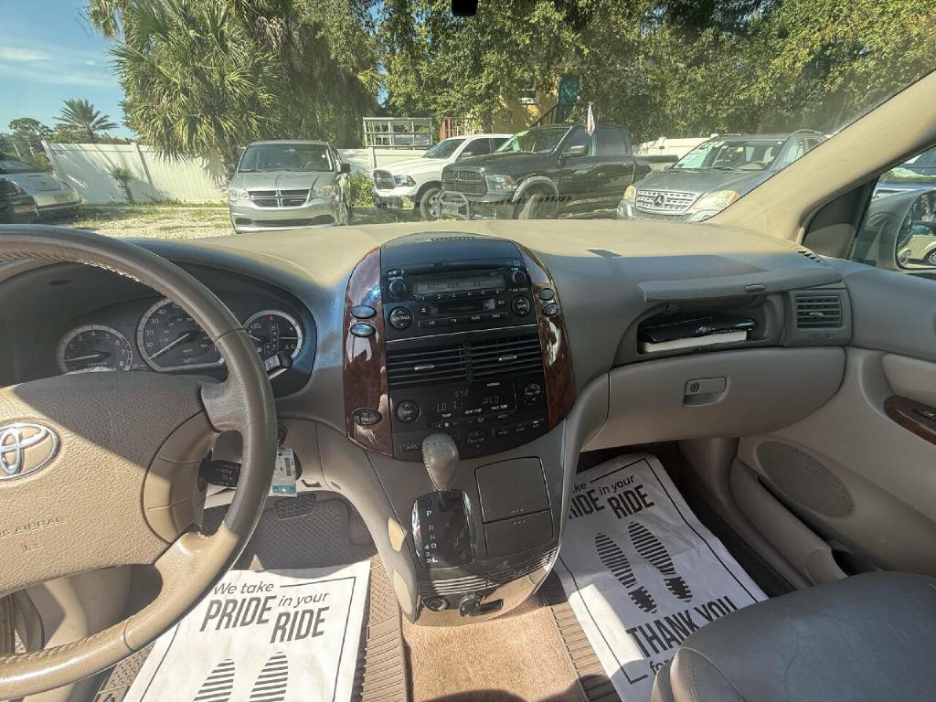 2005 Toyota Sienna Image 46