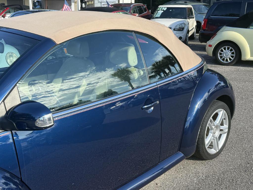 2005 Volkswagen Beetle Image 4