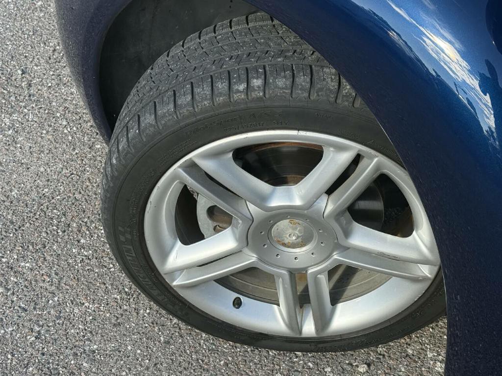 2005 Volkswagen Beetle Image 25
