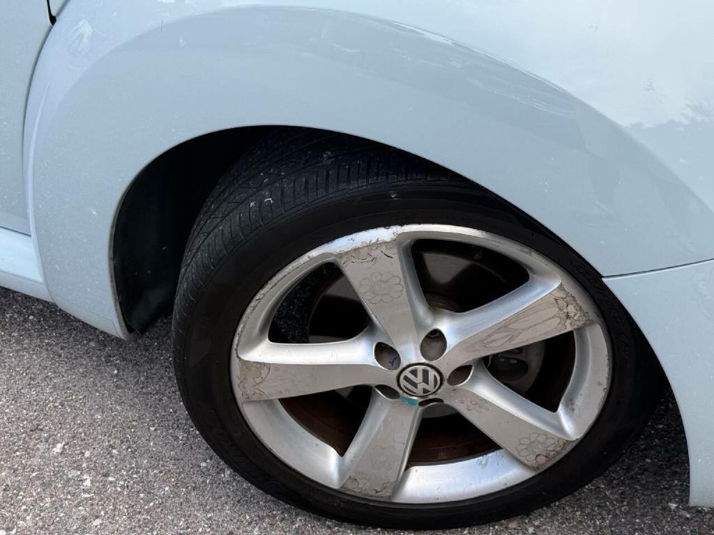 2010 Volkswagen Beetle Image 10